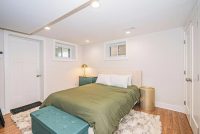 Modern & Cozy Suite Centrally Located Free Parking - Image 7