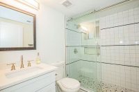 Modern & Cozy Suite Centrally Located Free Parking - Image 17
