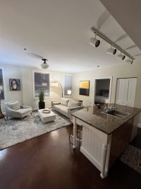 Cozy and modern Stylish 2-Bedroom Apartment in Bethesda - Image 3